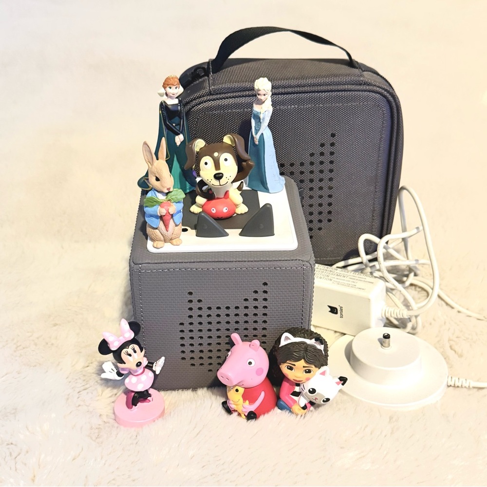 Toniebox Starter Set in Grey with Case and 6 Additional Tonies -Like New $225 - Picture 2 of 6